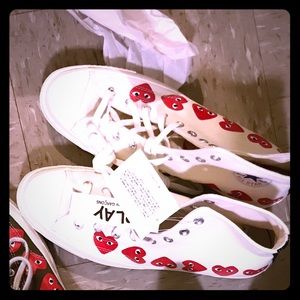 Converse multiple hearts
